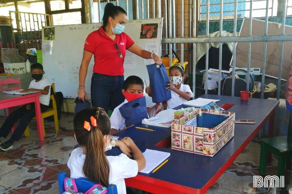 Donación de útiles escolares