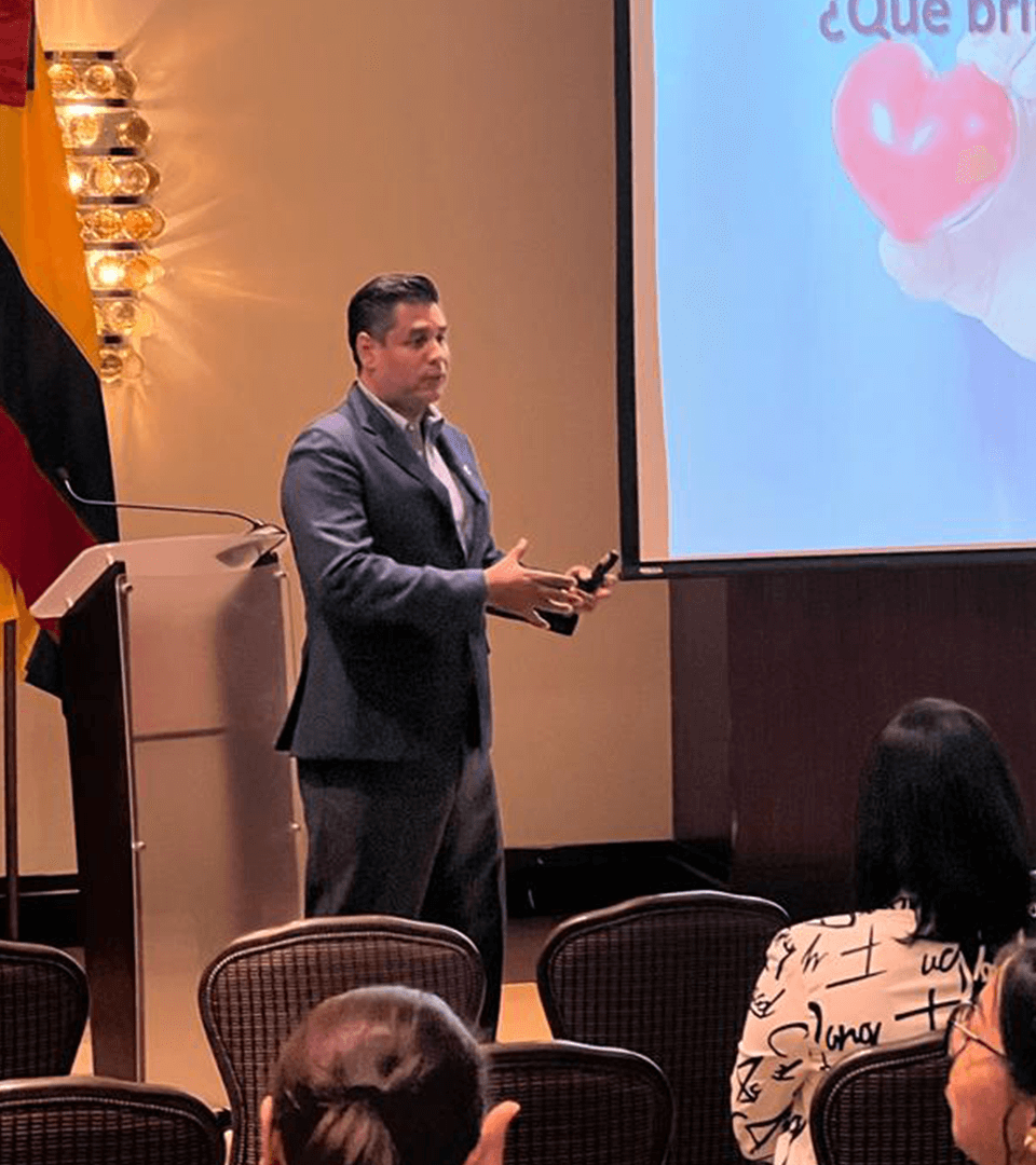 Luis Echeverria Ponencia de Cardiólogo