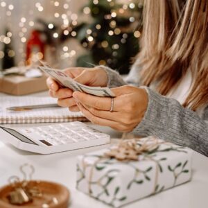 Cinco tips para optimizar el presupuesto de compras navideñas